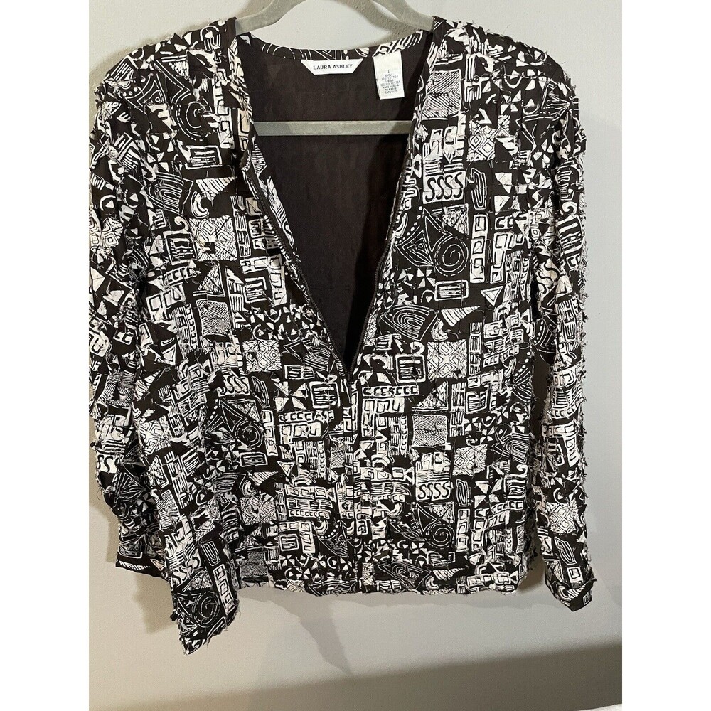 LAURA ASHLEY  W’s Cotton, Sz: Large. Shirt Top Blouse/Full Zip.  Textured